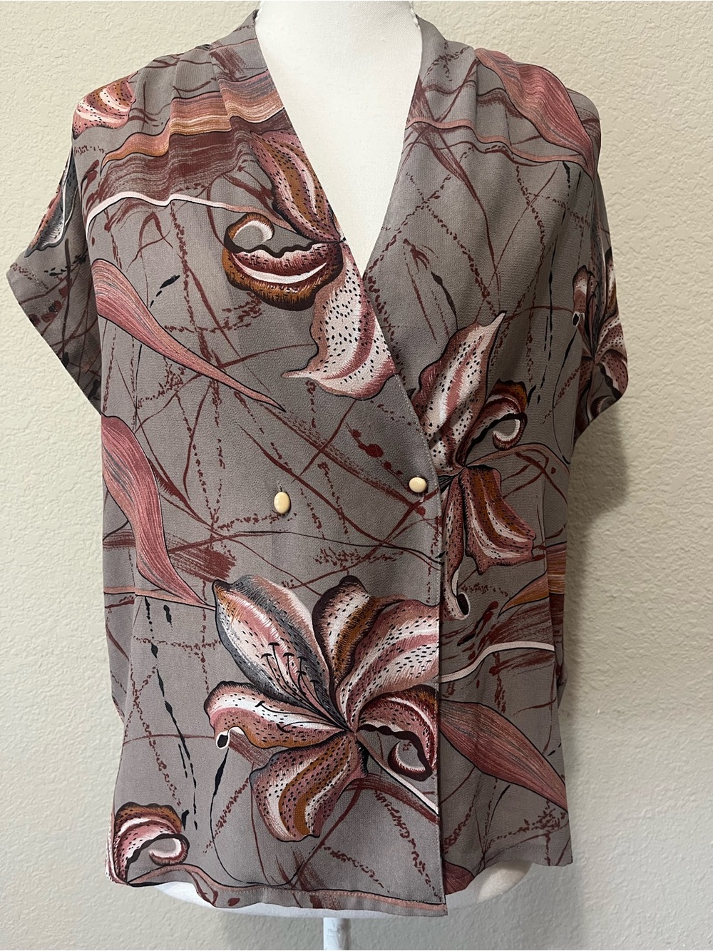 Vintage Women's Gray Floral Wrap-Style Top in Mauve and Brown by Campus Casuals